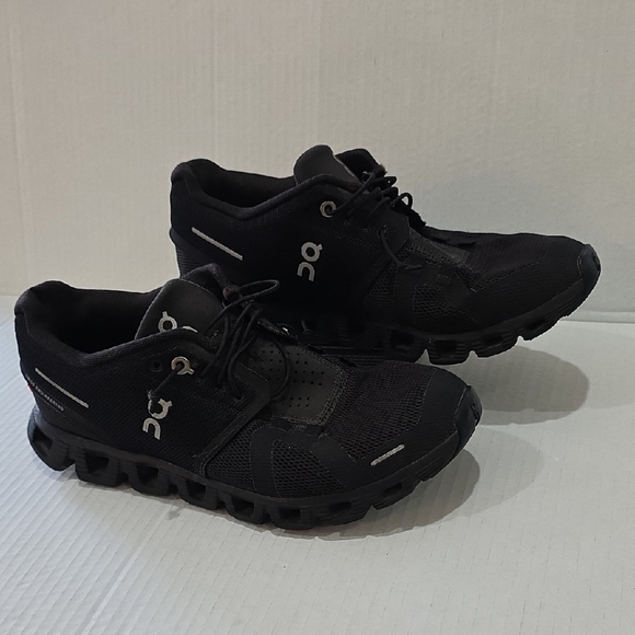 On Cloud 5 Running Women's Black Performance Sneakers 8.5 - Picture 2 of 10